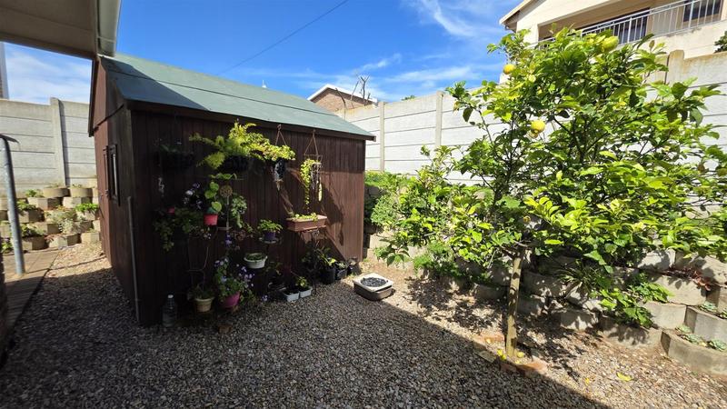 3 Bedroom Property for Sale in Fraaiuitsig Western Cape